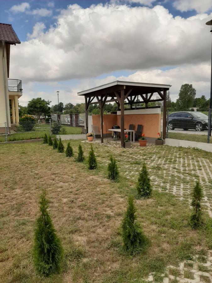 Am Bahnhof Daire Werneuchen Dış mekan fotoğraf